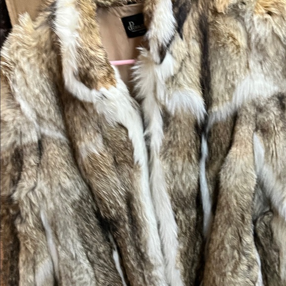 Luxurious Real Fur Coat in Brown and White - Picture 4 of 12